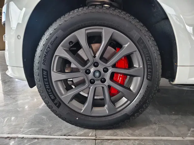 Land Rover Range Rover Sport — Фото автомобиля 5