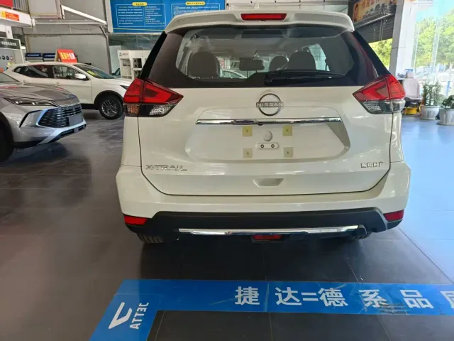 Nissan X-Trail — Фото автомобиля 8