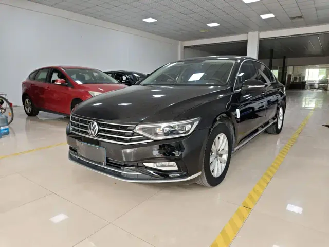Фотография автомобиля — Volkswagen Magotan