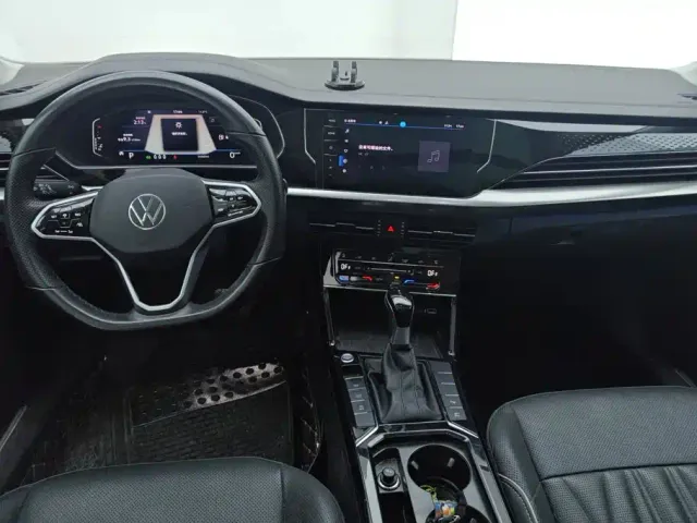 Volkswagen Passat — Фото автомобиля 12