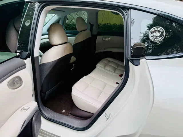 IM Motors LS6 — Фото автомобиля 11