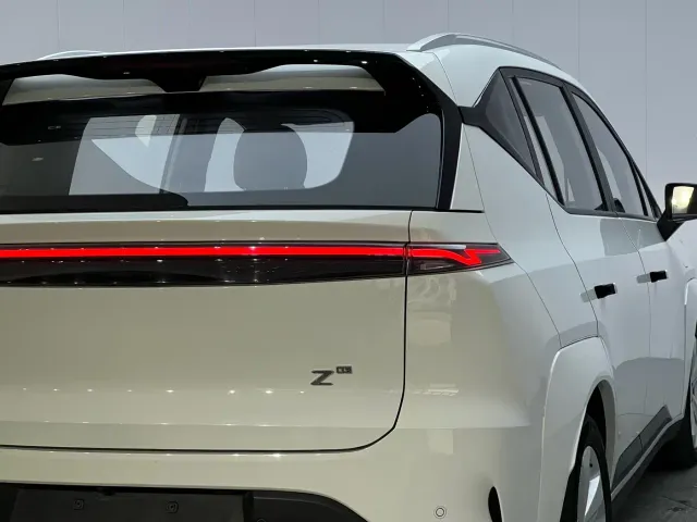 Hycan Z03 — Фото автомобиля 17