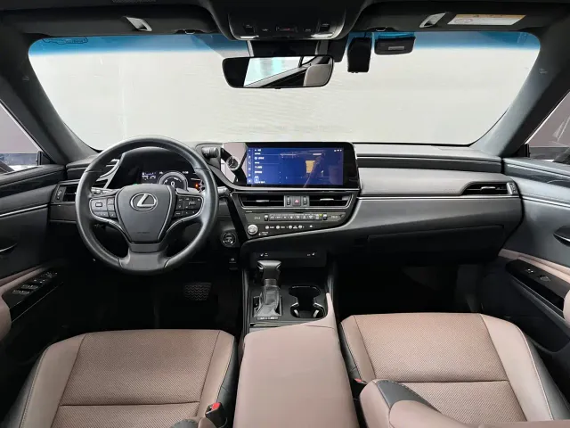 Lexus ES — Фото автомобиля 10