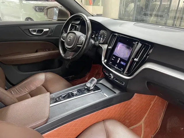 Volvo S60 — Фото автомобиля 15
