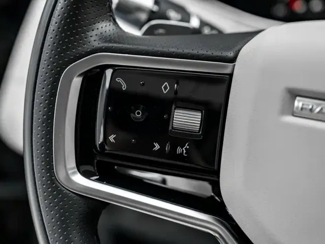 Land Rover Range Rover Evoque 2021 Range Rover Evoque L 249PS R-Dynamic First Edition Launch Edition — Фото автомобиля 9