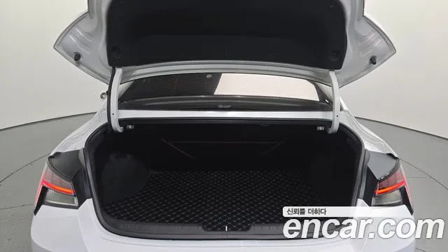 Hyundai Avante CN7 — Фото автомобиля 24