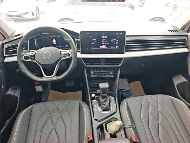 Volkswagen Tiguan L PHEV — Фото автомобиля 9