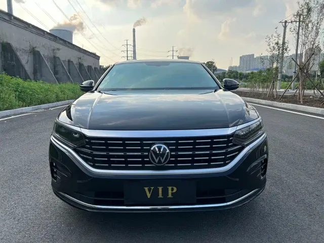 Volkswagen Passat — Фото автомобиля 3