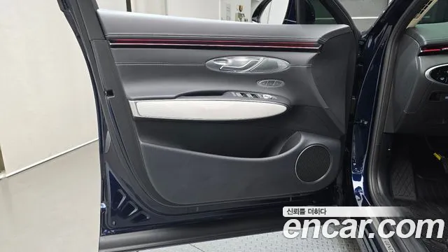 Genesis GV70 — Фото автомобиля 24