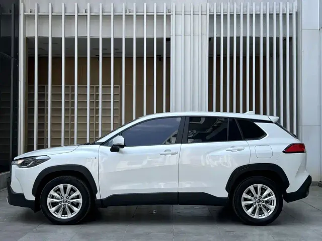 Toyota Corolla Cross — Фото автомобиля 6