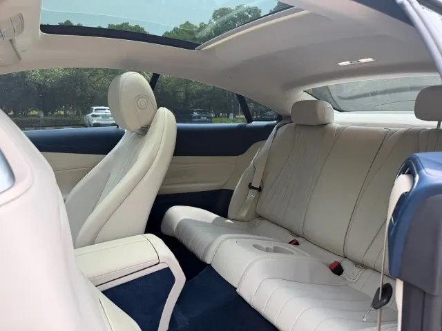 Mercedes-Benz E-Class — Фото автомобиля 5