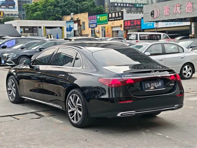 Mercedes-Benz E-Class — Фото автомобиля 15