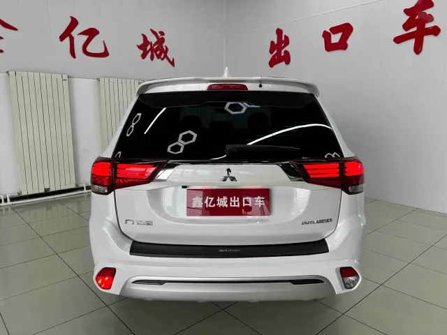 Mitsubishi Outlander — Фото автомобиля 5
