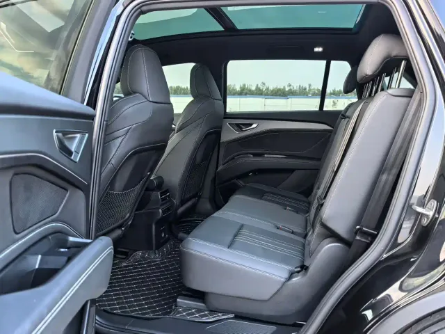 Audi Q5 e-tron — Фото автомобиля 5