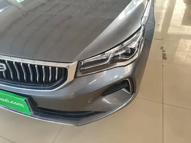 Geely Emgrand — Фото автомобиля 23