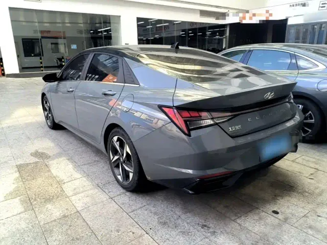 Hyundai Elantra — Фото автомобиля 4