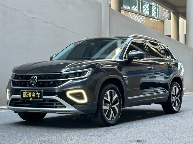 Фотография автомобиля — Volkswagen Tayron