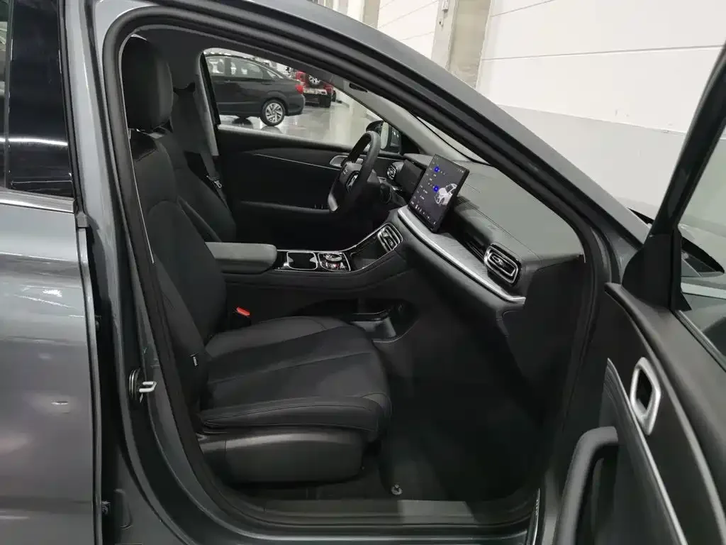 Geely Galaxy Galaxy Stellar 6 2025 60km Voyager Edition — Фото автомобиля 23
