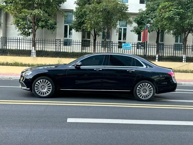 Mercedes-Benz E-Class — Фото автомобиля 8