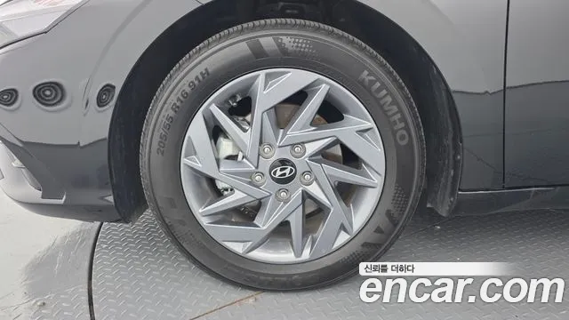 Hyundai Avante — Фото автомобиля 5
