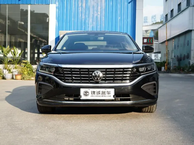 Volkswagen Passat — Фото автомобиля 2