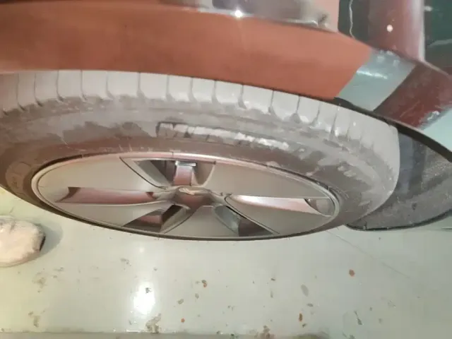 Tesla Model 3 — Фото автомобиля 22
