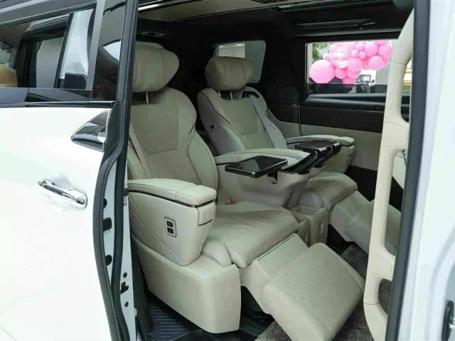 Toyota Alphard — Фото автомобиля 13