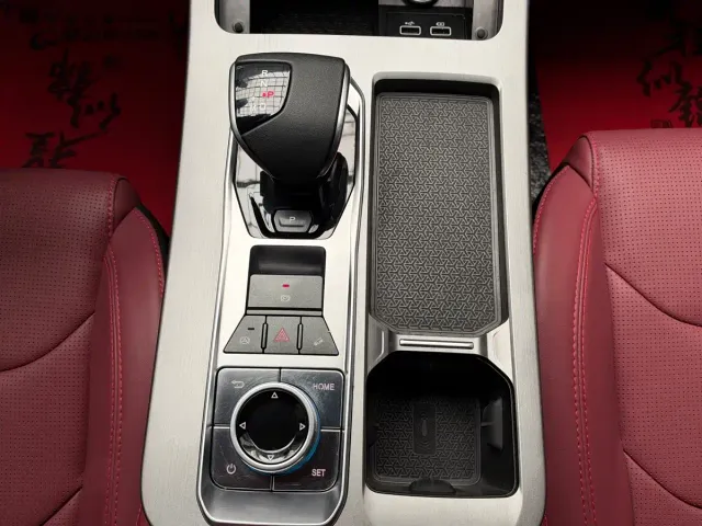 Jetour X70 Plus — Фото автомобиля 12