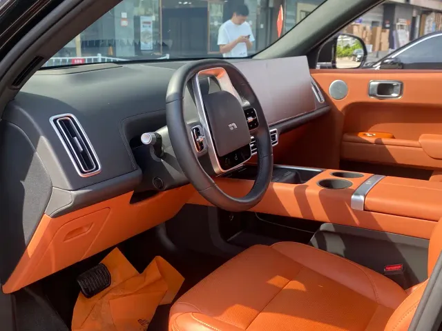 Li Auto L7 — Фото автомобиля 5