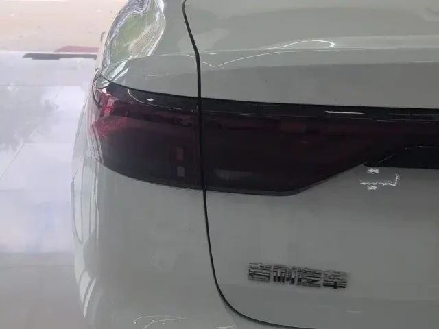 Geely Emgrand — Фото автомобиля 5