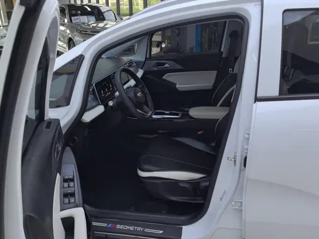 Geely Geometry E Firefly — Фото автомобиля 9
