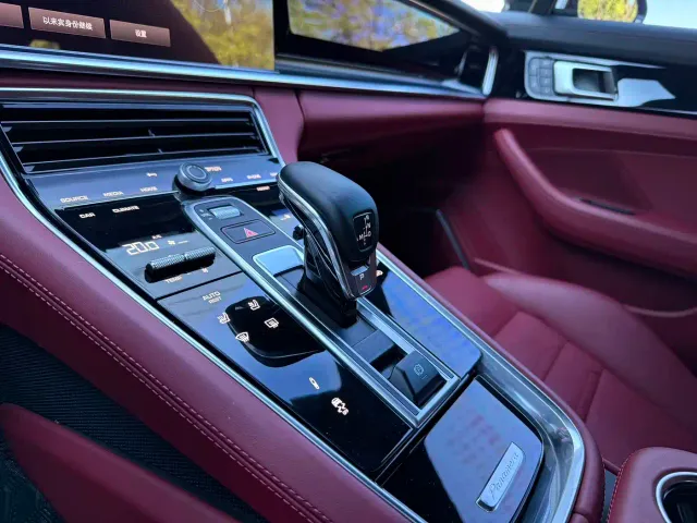 Porsche Panamera — Фото автомобиля 11