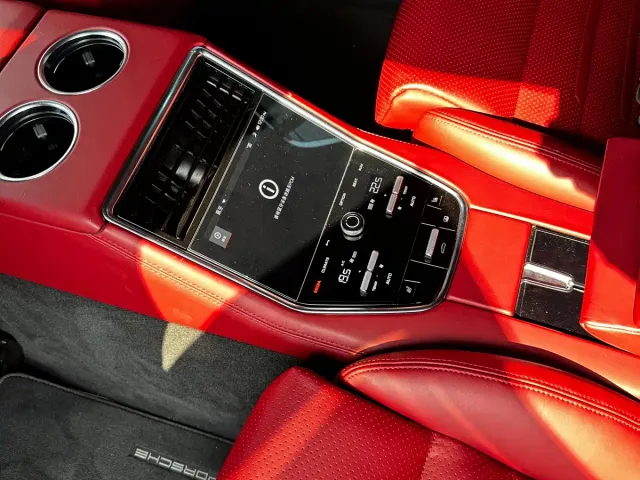 Porsche Panamera — Фото автомобиля 8