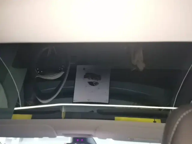 Tesla Model 3 — Фото автомобиля 17
