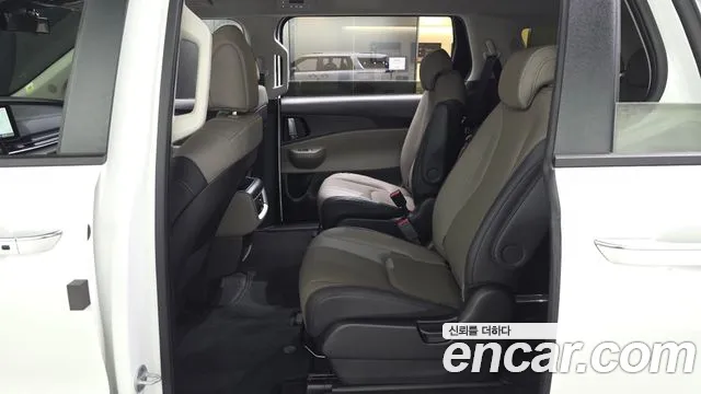 Kia Carnival — Фото автомобиля 18