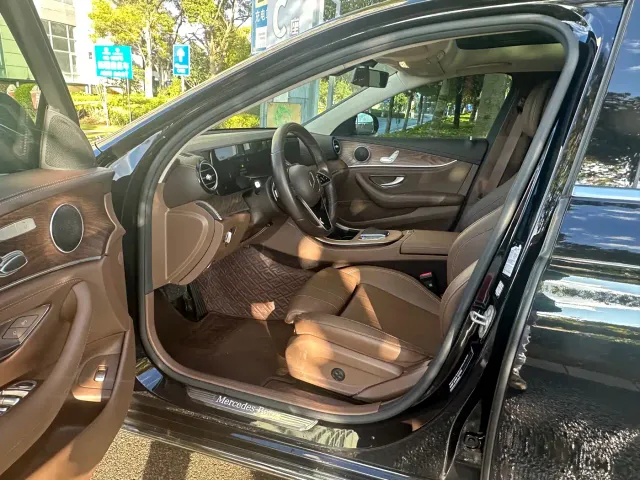 Mercedes-Benz E-Class — Фото автомобиля 7