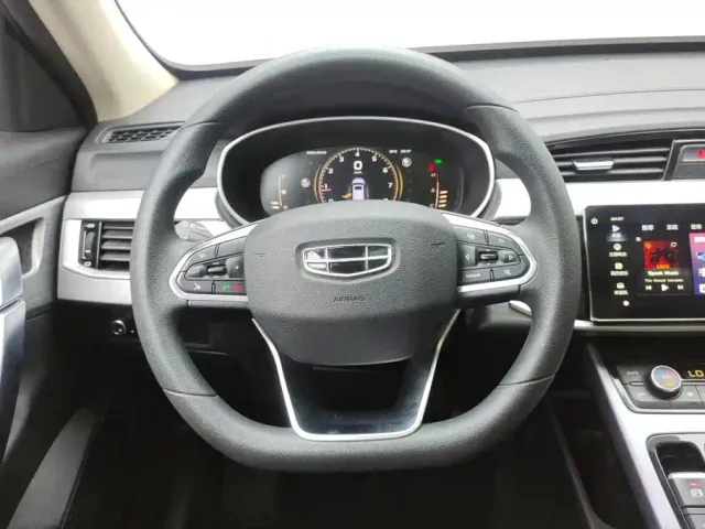 Geely Boyue — Фото автомобиля 15