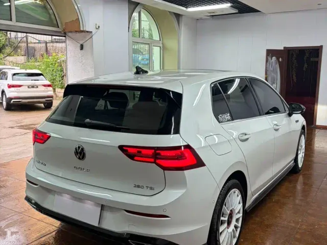 Volkswagen Golf — Фото автомобиля 6