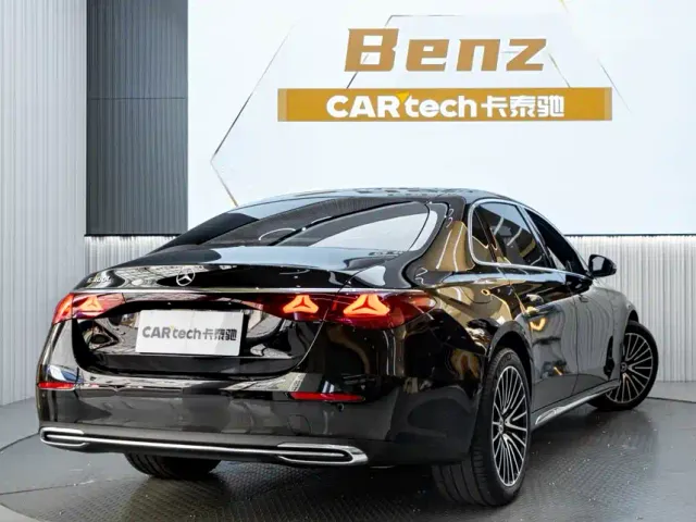 Mercedes-Benz E-Class — Фото автомобиля 7