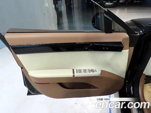 Hyundai Grandeur Grandeur (GN7) 2.5 Бензин 2WD — Фото автомобиля 13