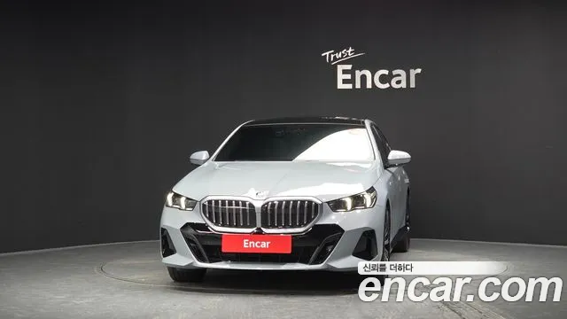 BMW 5-Series 5 серия (G60) 530i xDrive M Sport — Фото автомобиля 3