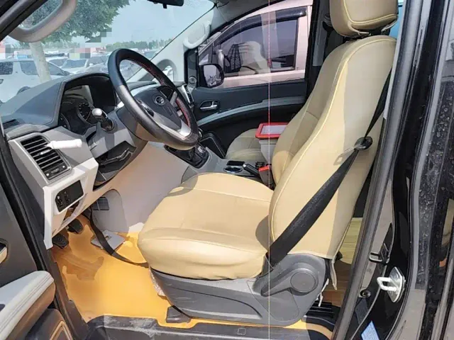 JAC Refine M4 — Фото автомобиля 14