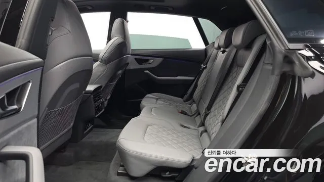Audi Q8 55 TFSI quattro Premium — Фото автомобиля 22