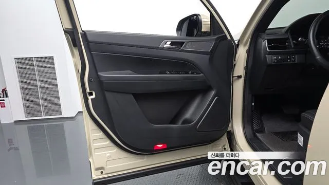 KG_Mobility_Ssangyong Rexton Новый Rexton Sport Khan Дизель 2.2 4WD — Фото автомобиля 22