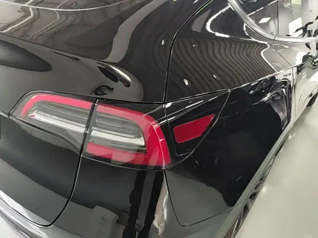 Tesla Model Y — Фото автомобиля 7