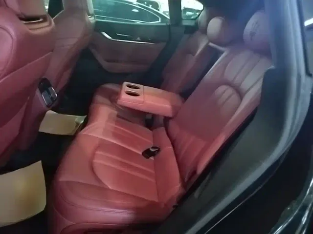 Maserati Levante — Фото автомобиля 16
