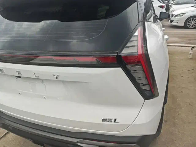 Geely Boyue L — Фото автомобиля 7