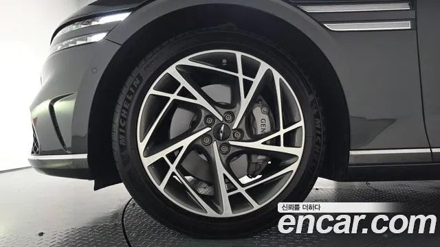 Genesis G90 RS4 — Фото автомобиля 5