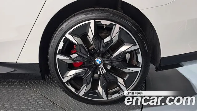 BMW 5 Series G60 — Фото автомобиля 21