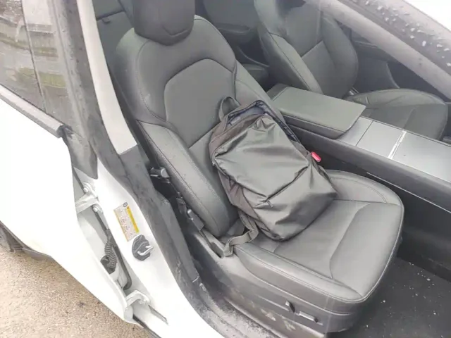 Tesla Model Y — Фото автомобиля 24